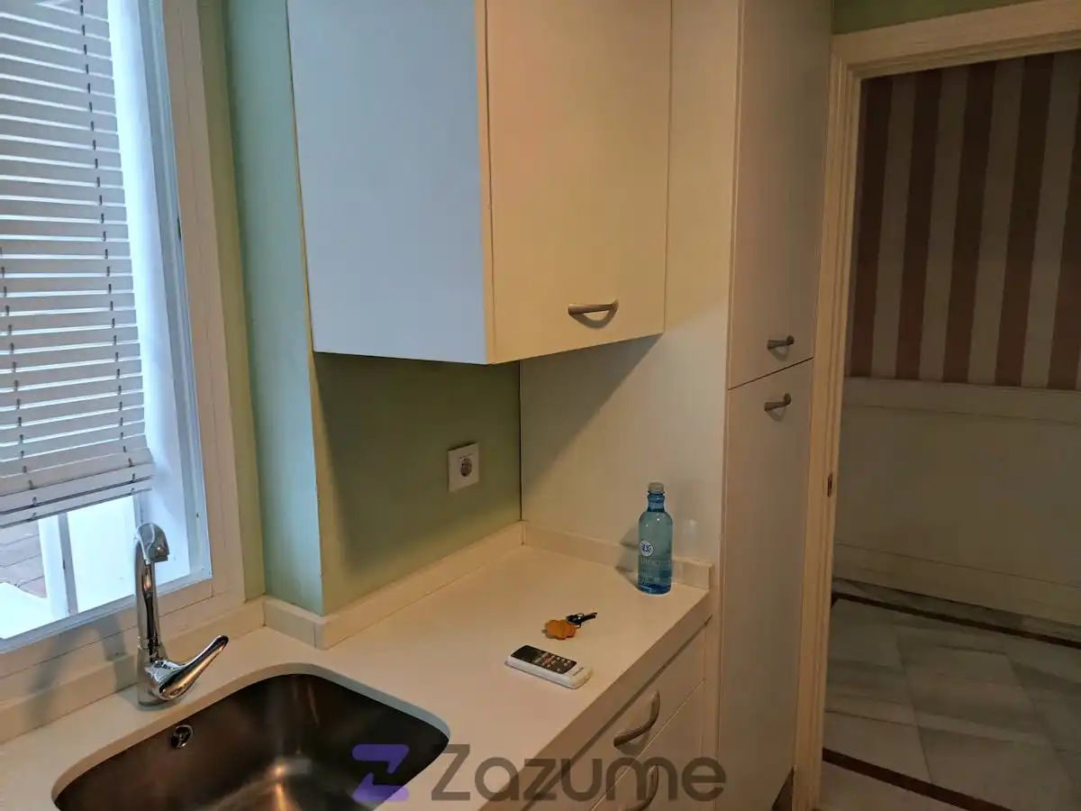 Cocina de Piso de alquiler en Sevilla con Aire acondicionado, Calefacción y Horno
