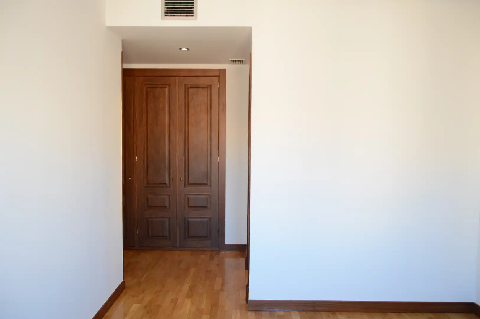Attic for rent in Madrid  with Air Conditioner, Heating and Parquet flooring