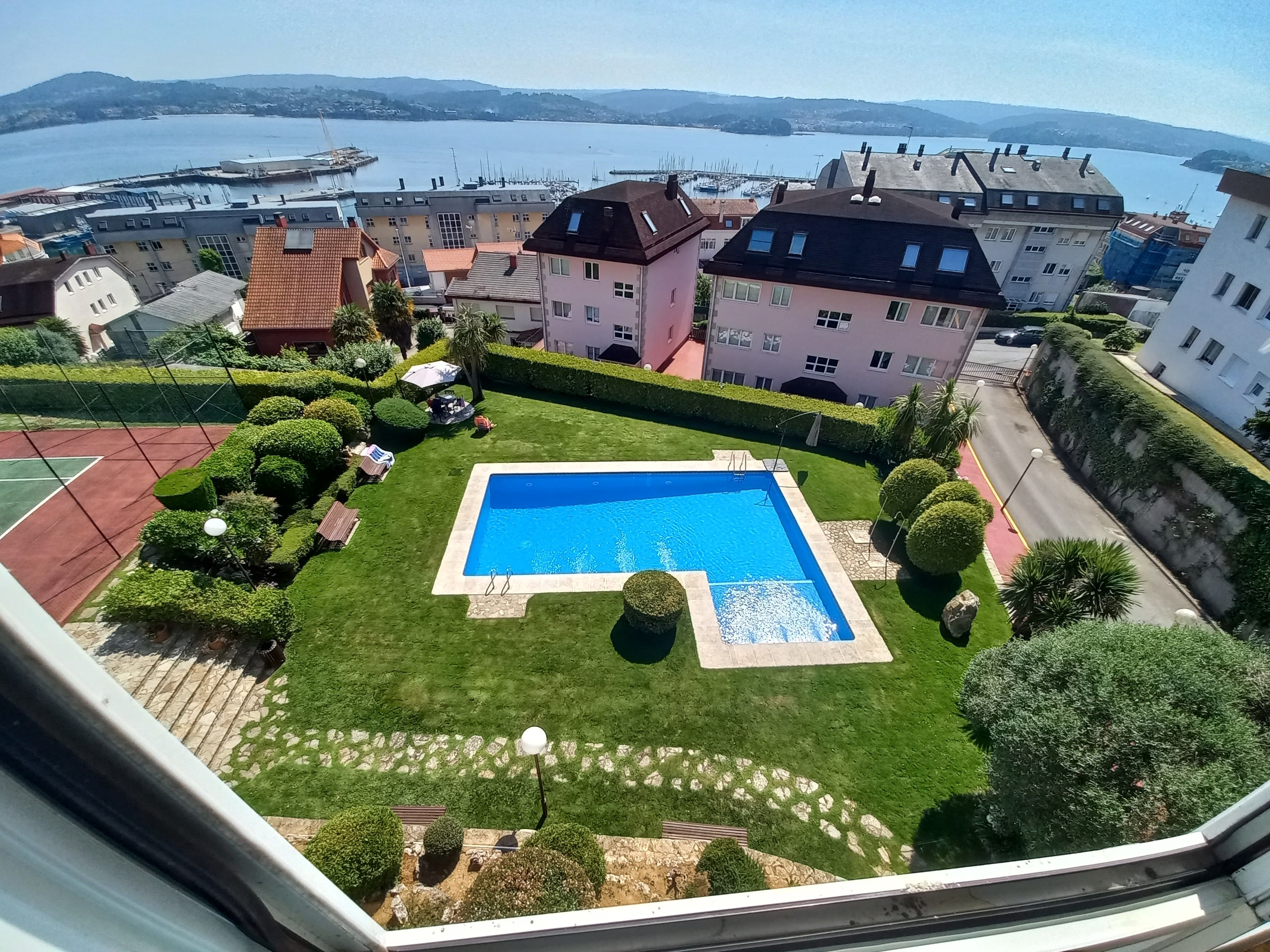 Piscina de Pis en venda en Sada (A Coruña) amb Calefacció, Jardí privat i Parquet