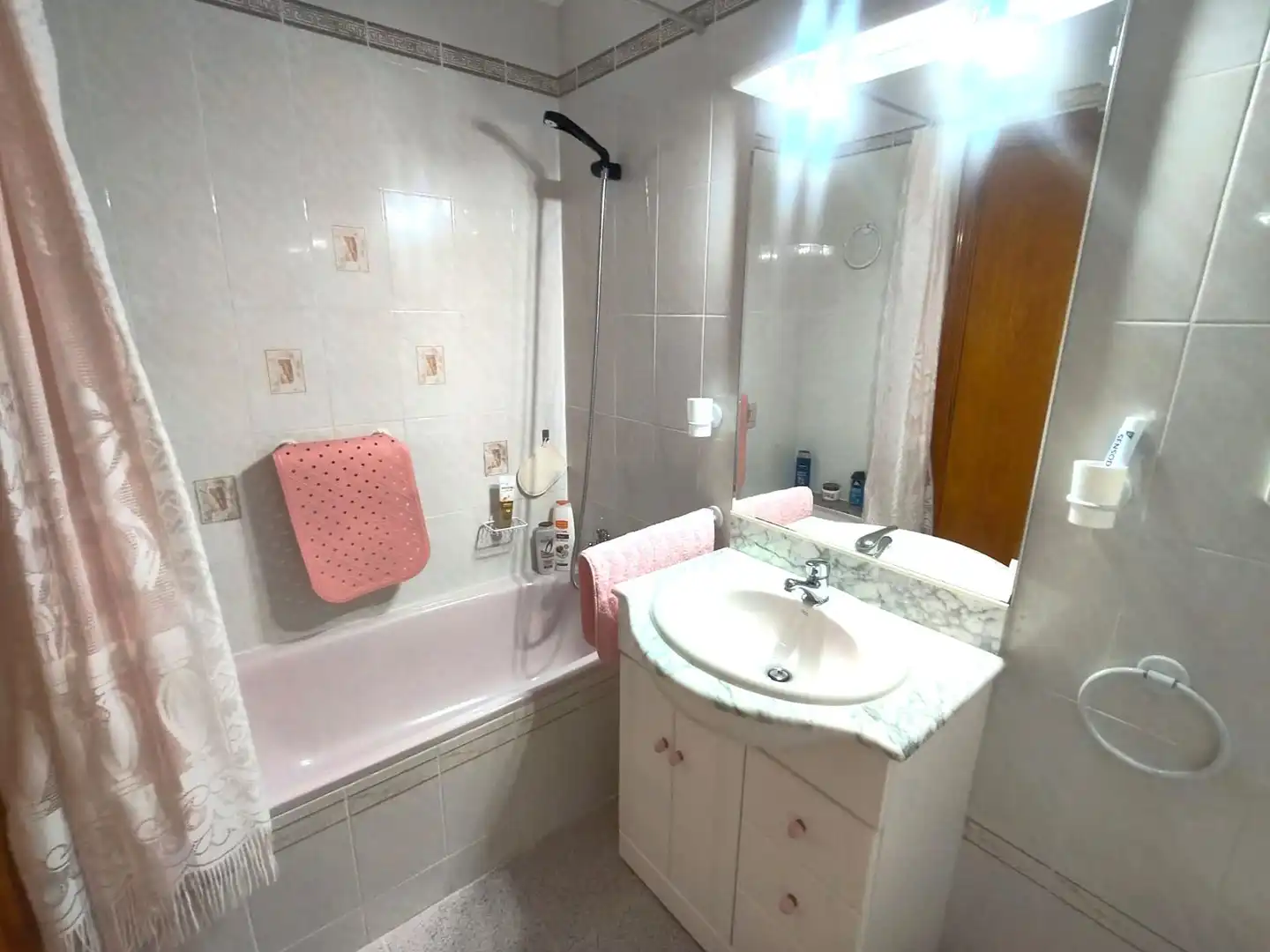Badezimmer von Wohnung zur Miete in Santa Pola mit Klimaanlage, Heizung und Terrasse