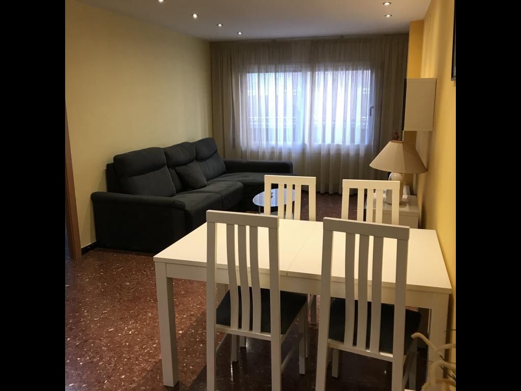 Flat to rent in Moragas i Barret, Centre