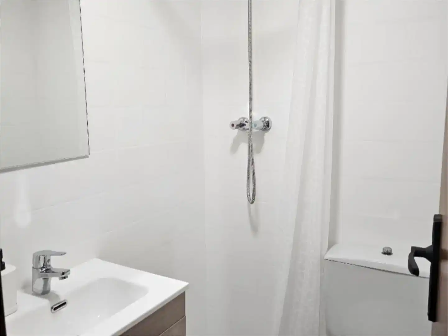 Bathroom of Flat for share in Gallur  with Storage room and Furnished