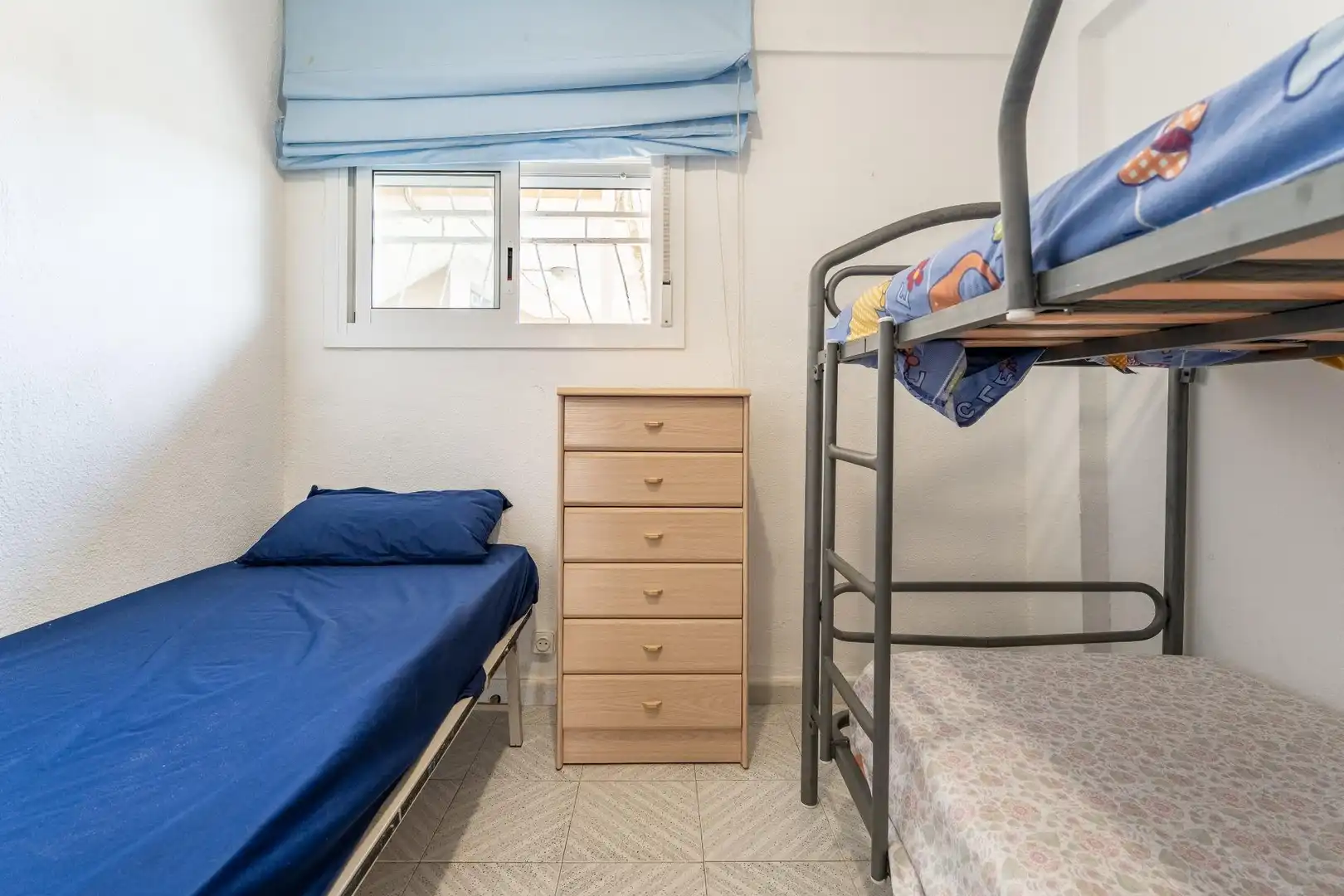 Schlafzimmer von Wohnungen zum Verkauf in Salou mit Privatgarten, Terrasse und Gemeinschaftspool