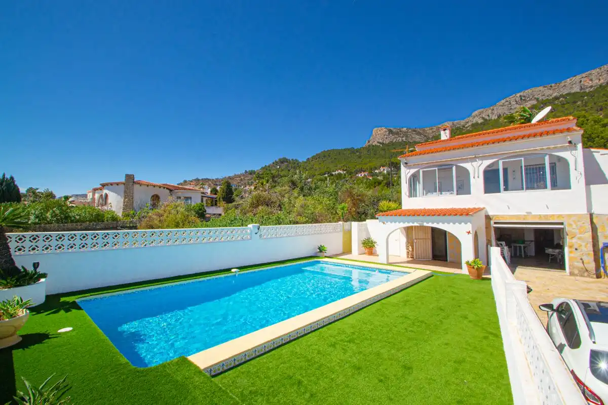 Garden of Houses for sale in Calpe / Calp  with Air Conditioner, Heating and Private garden