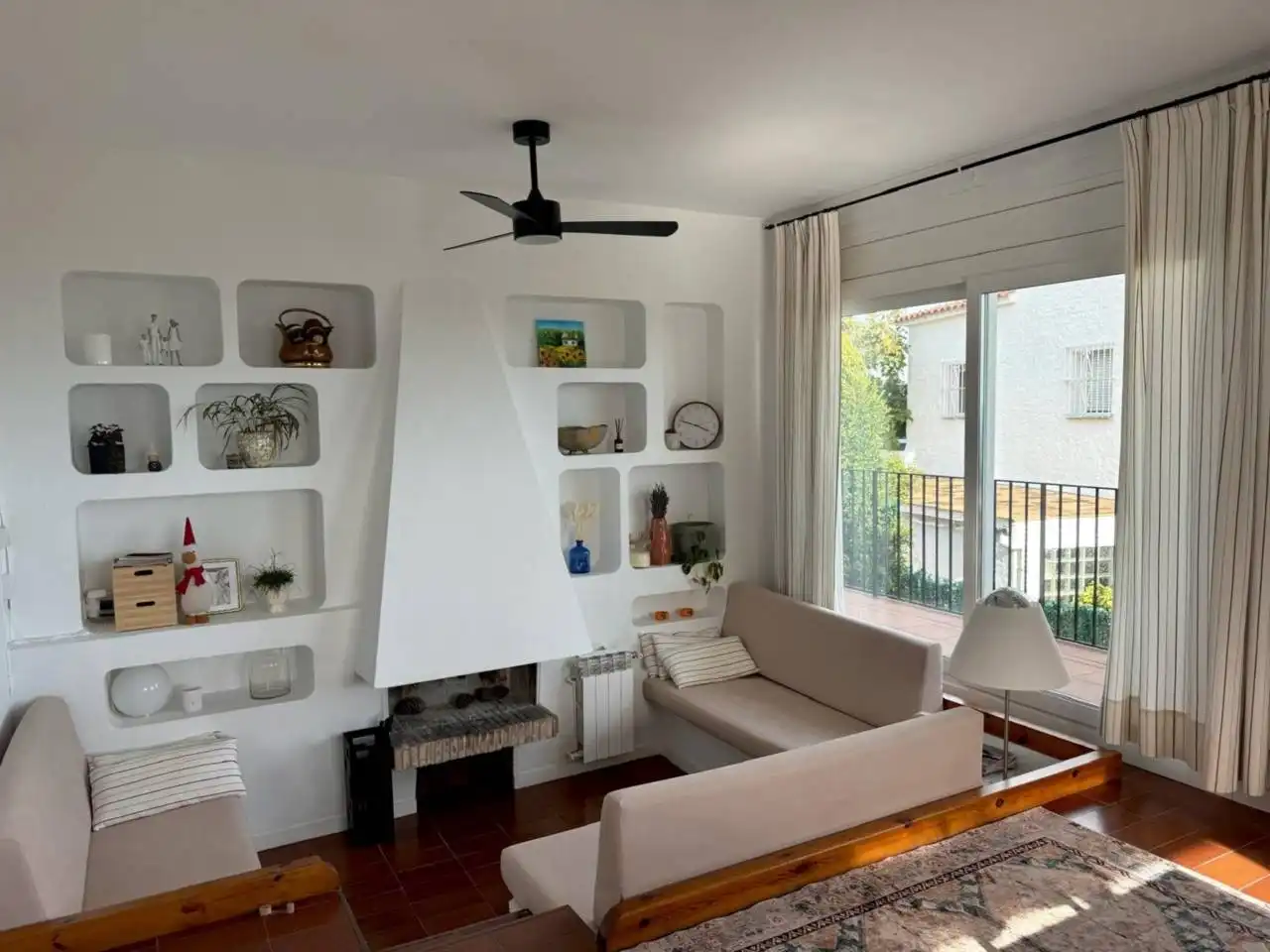 Sala d'estar de Casa o xalet en venda en Lloret de Mar amb Aire condicionat, Calefacció i Jardí privat