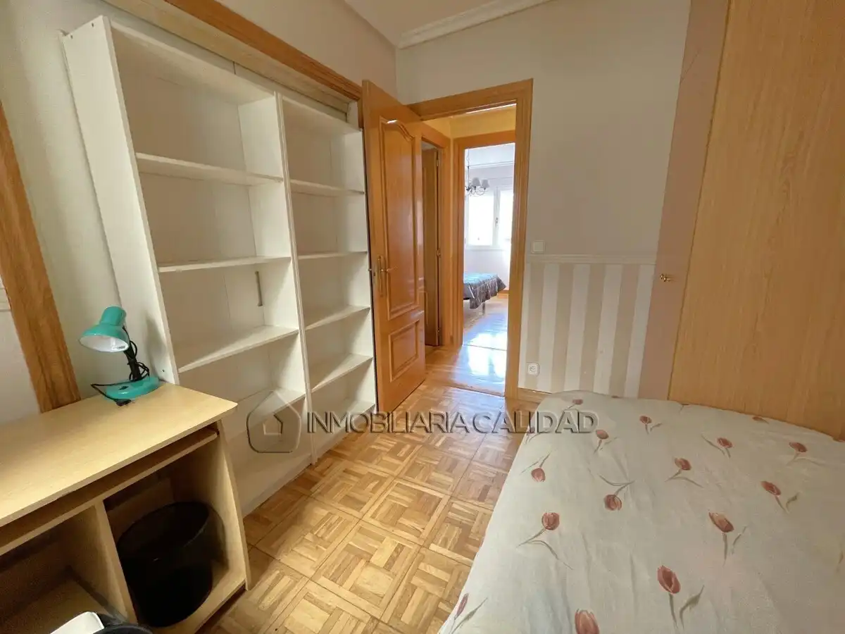 Bedroom of Flat for rent in Burgos  with Heating, Terrace and Furnished