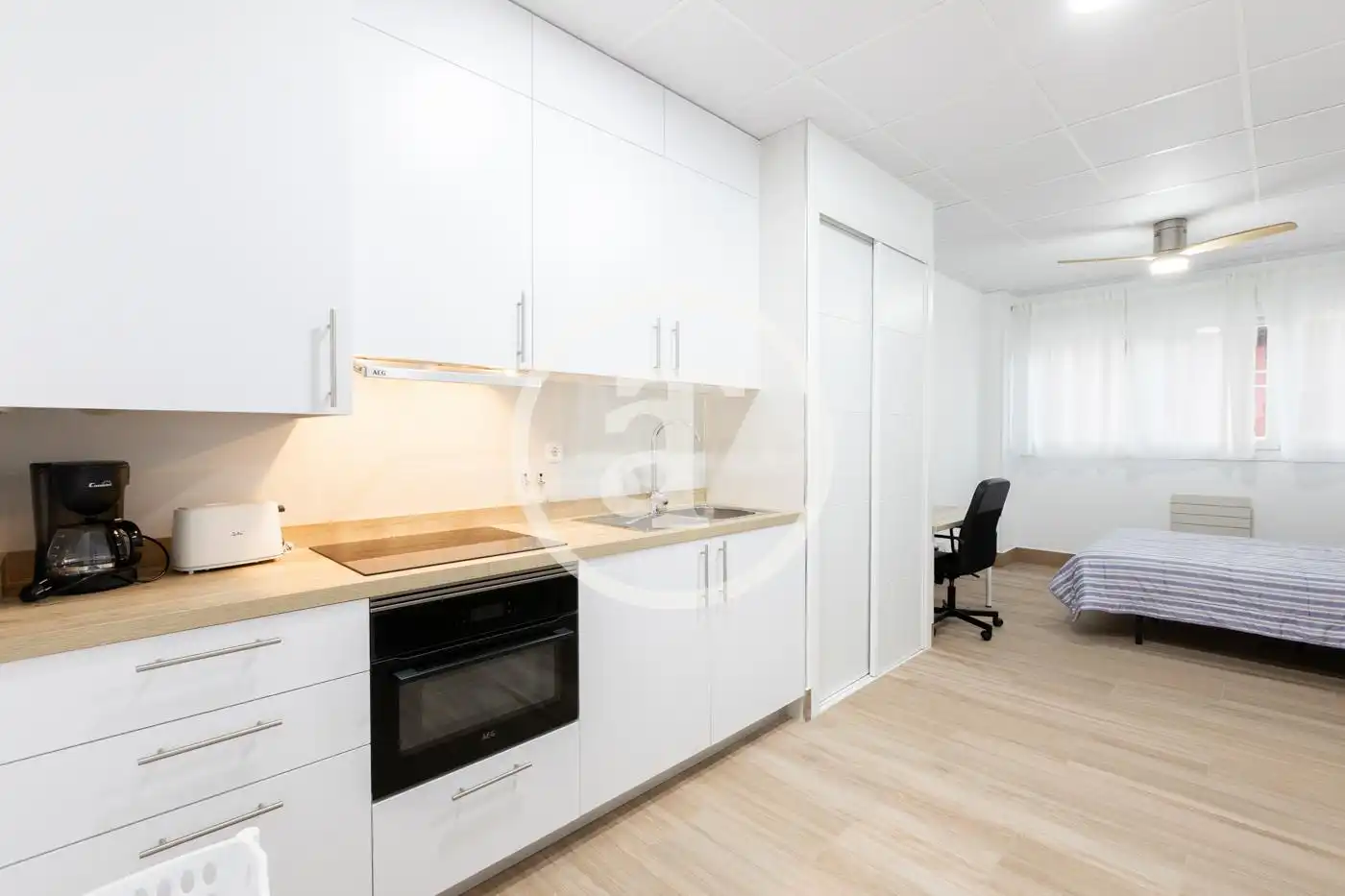 Cocina de Estudio de alquiler en Madrid con Calefacción, Amueblado y Horno