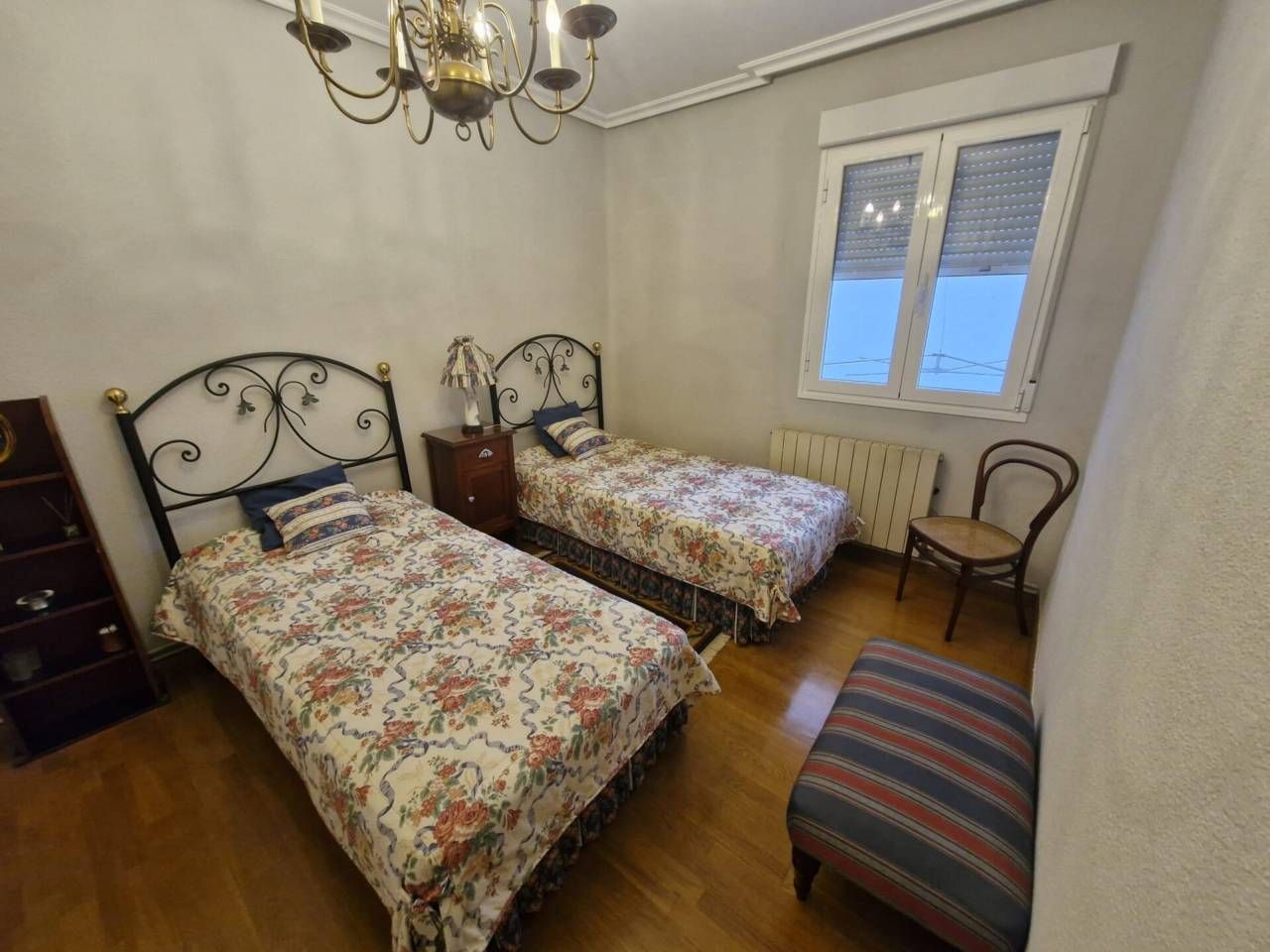 Dormitori de Pis en venda en  Logroño amb Calefacció, Moblat i Balcó