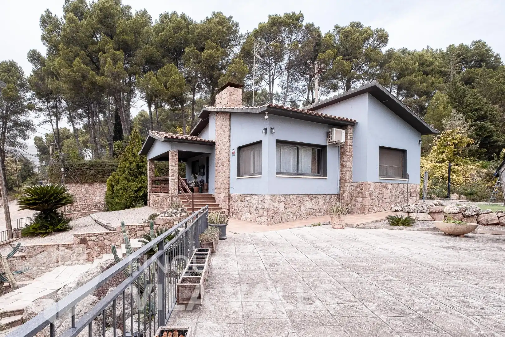 Vista exterior de Casa o xalet en venda en Bigues i Riells del Fai amb Jardí privat, Terrassa i Traster