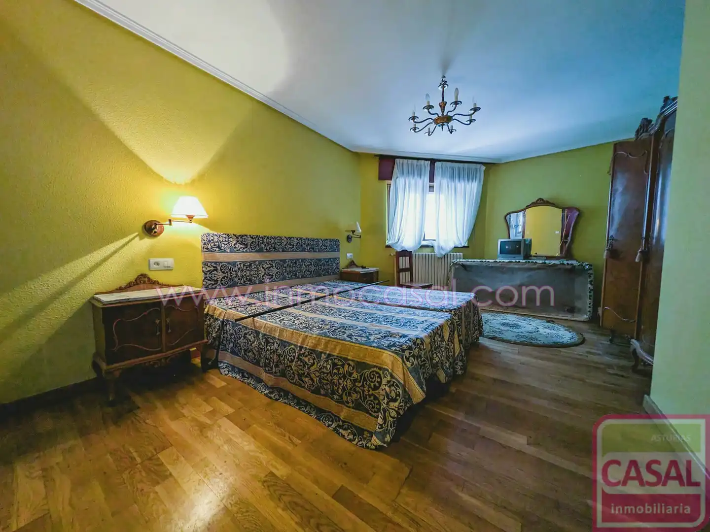 Habitación de Casa o chalet en venta en León Capital  con Calefacción, Trastero y Amueblado