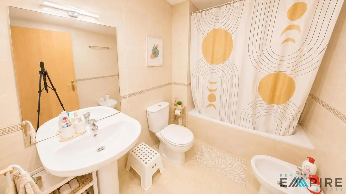 Bathroom of Flat for sale in Illescas  with Air Conditioner, Heating and Private garden