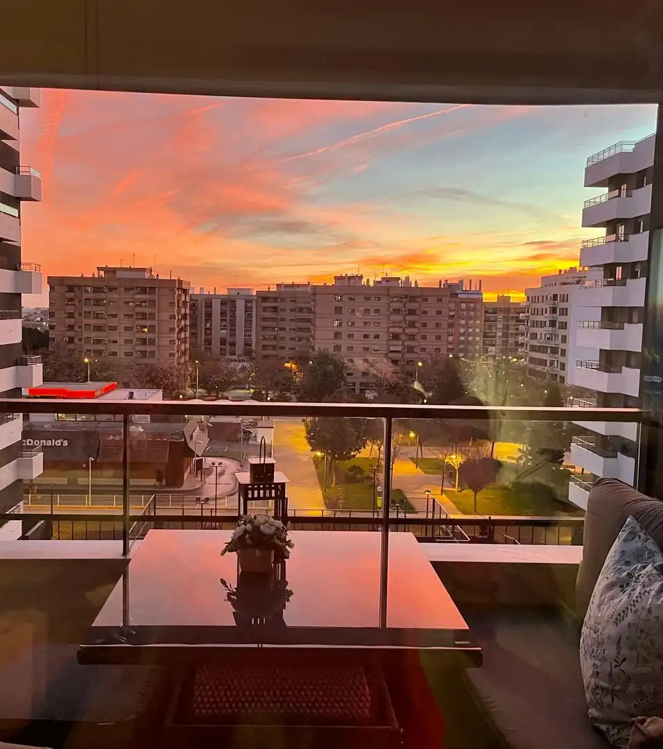 Vista exterior de Pis en venda en Valencia amb Aire condicionat, Jardí privat i Terrassa