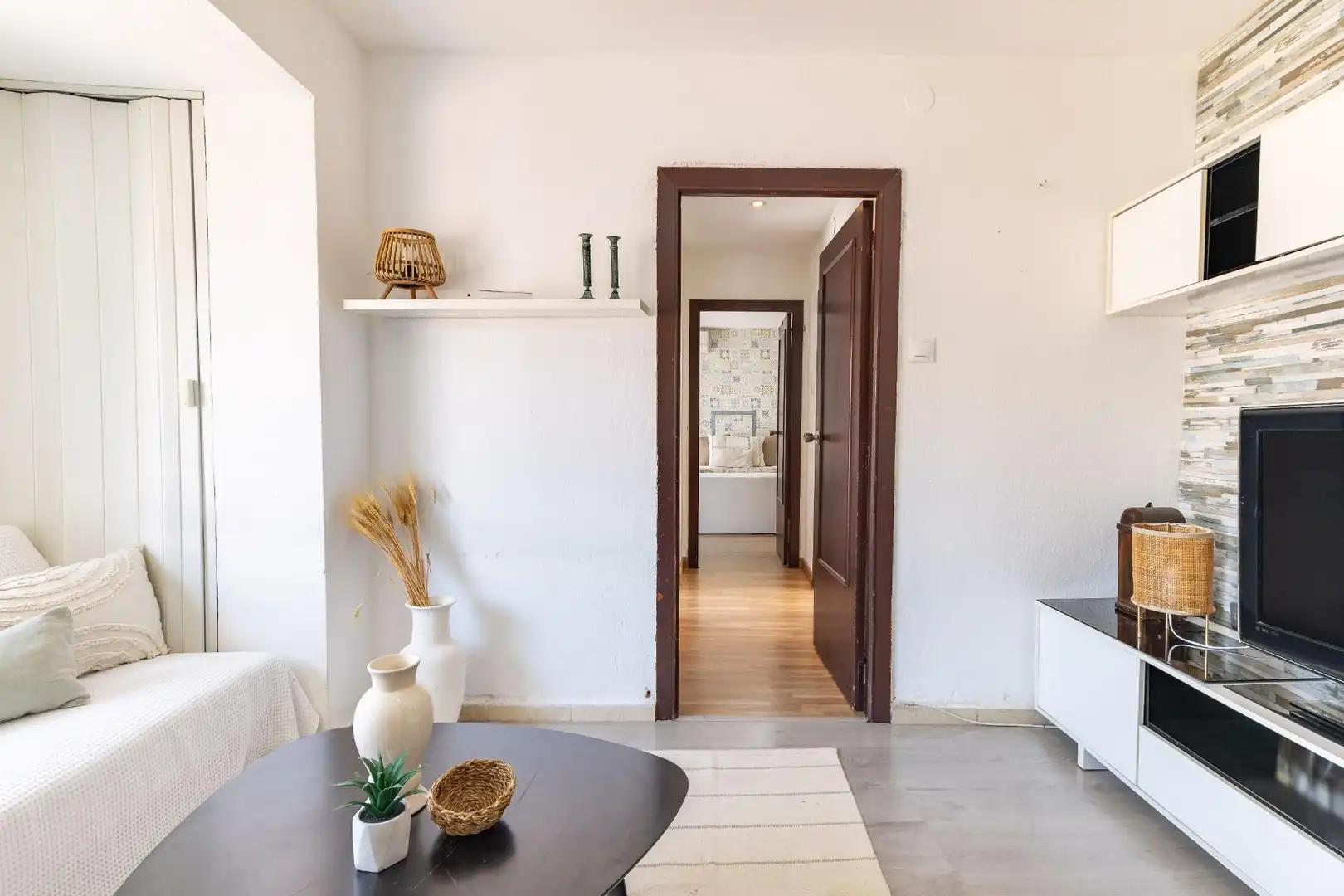 Flat for sale in Valencia  with Air Conditioner
