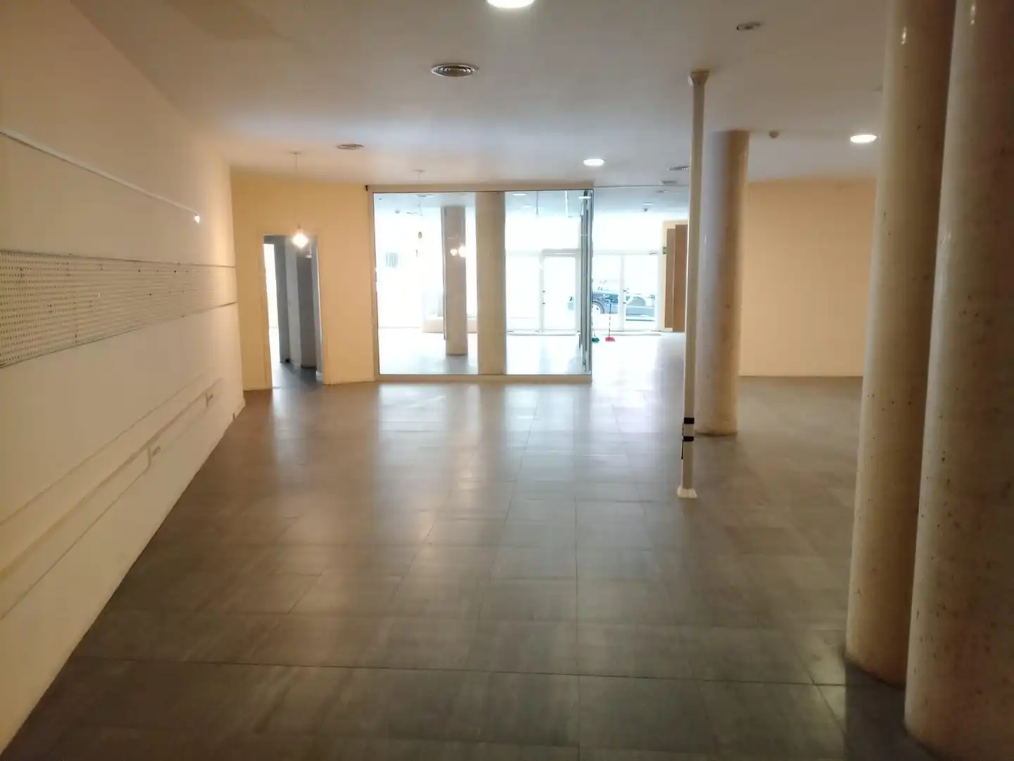 Local commercial à louer à Sant Julià, imagen 12