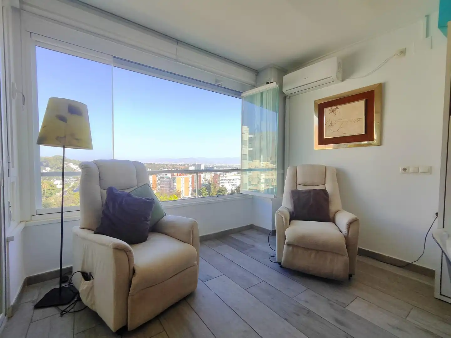 Sala de estar de Estudio en venta en Torremolinos con Aire acondicionado, Calefacción y Amueblado
