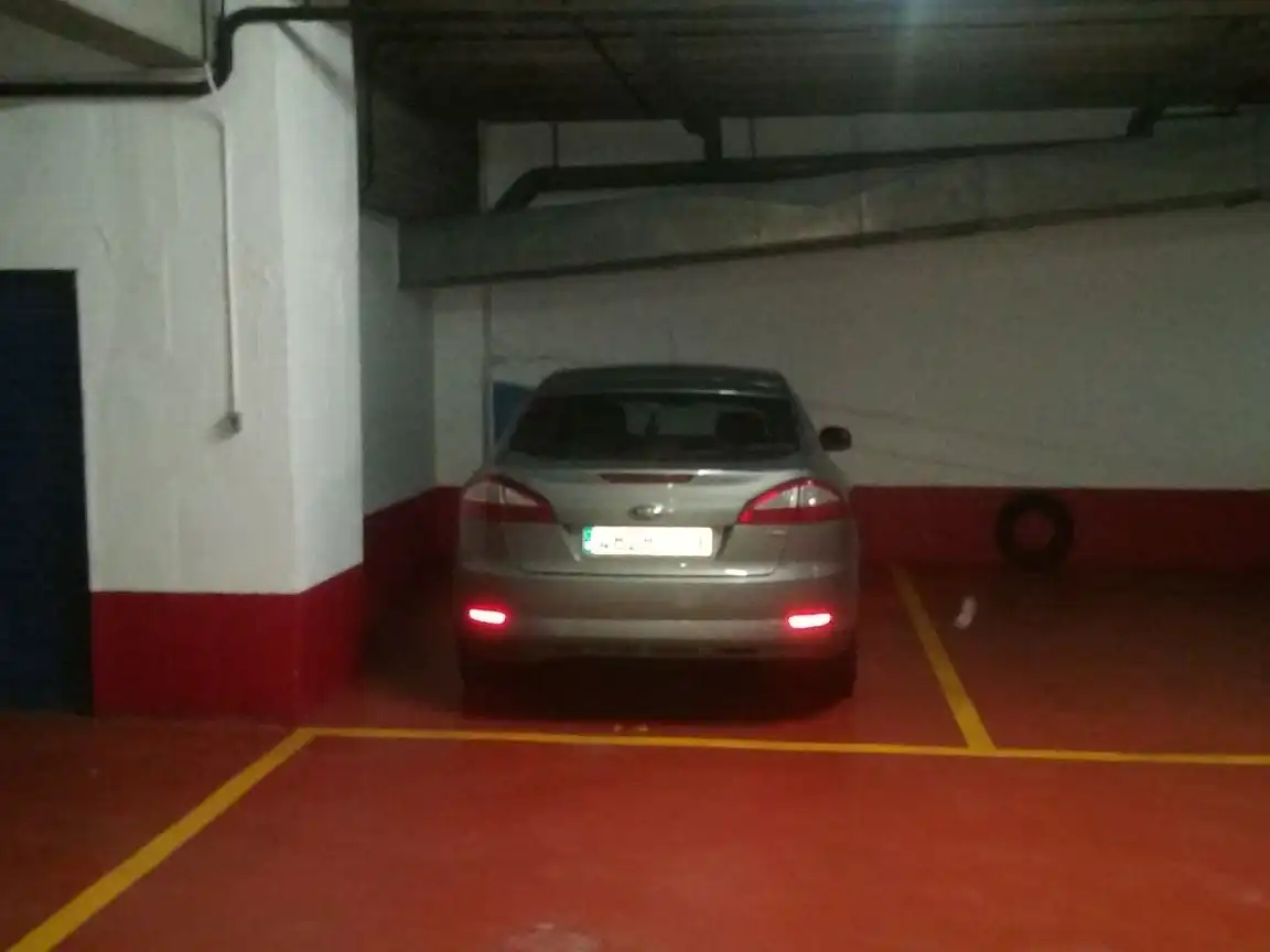Parkplatz von Garage zur Miete in Santiago de Compostela 