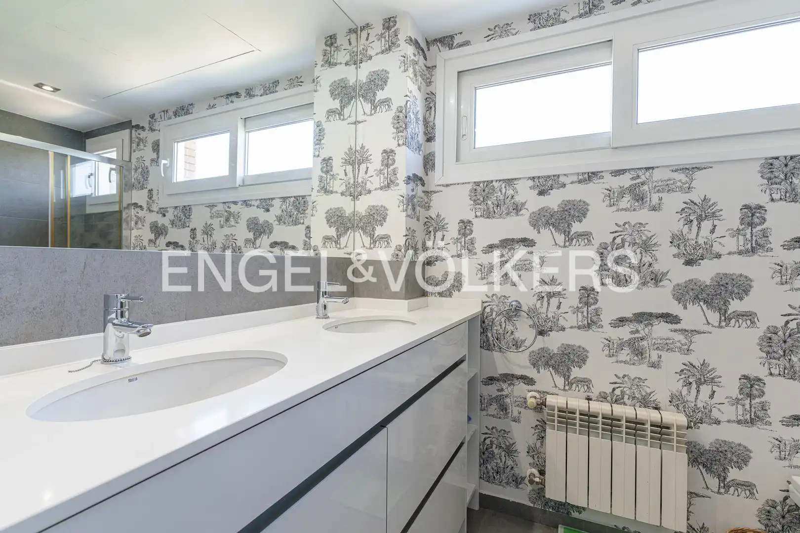 Bathroom of Duplexes for sale in Madrid  with Air Conditioner, Heating and Terrace