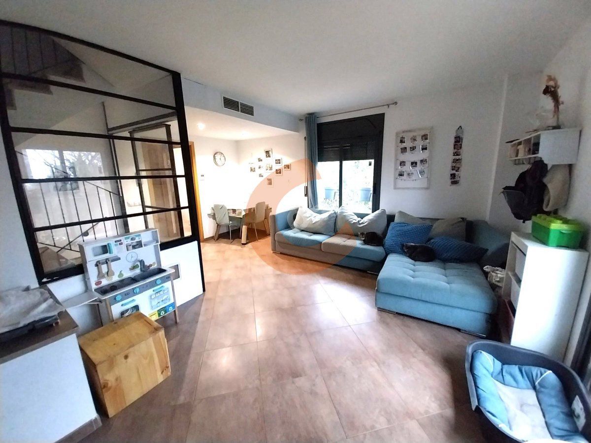 Sala d'estar de Casa o xalet en venda en Sant Jaume dels Domenys amb Aire condicionat, Calefacció i Terrassa