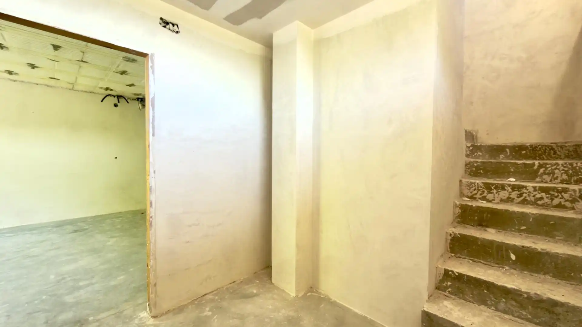 Casa adosada en venta en A Merca   con Calefacción, Jardín privado y Terraza