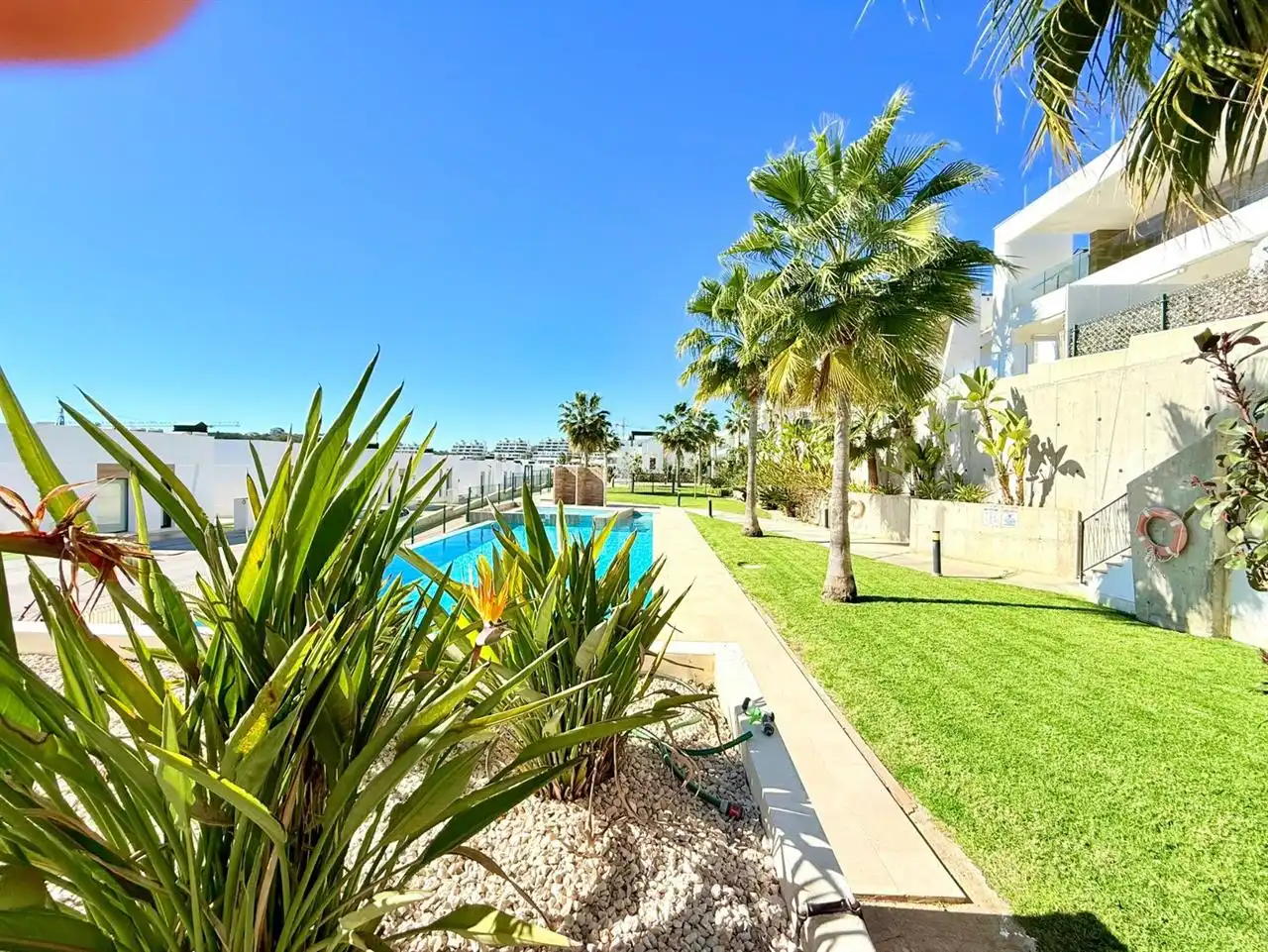 Piscina de Planta baja en venta en Finestrat con Aire acondicionado, Terraza y Trastero