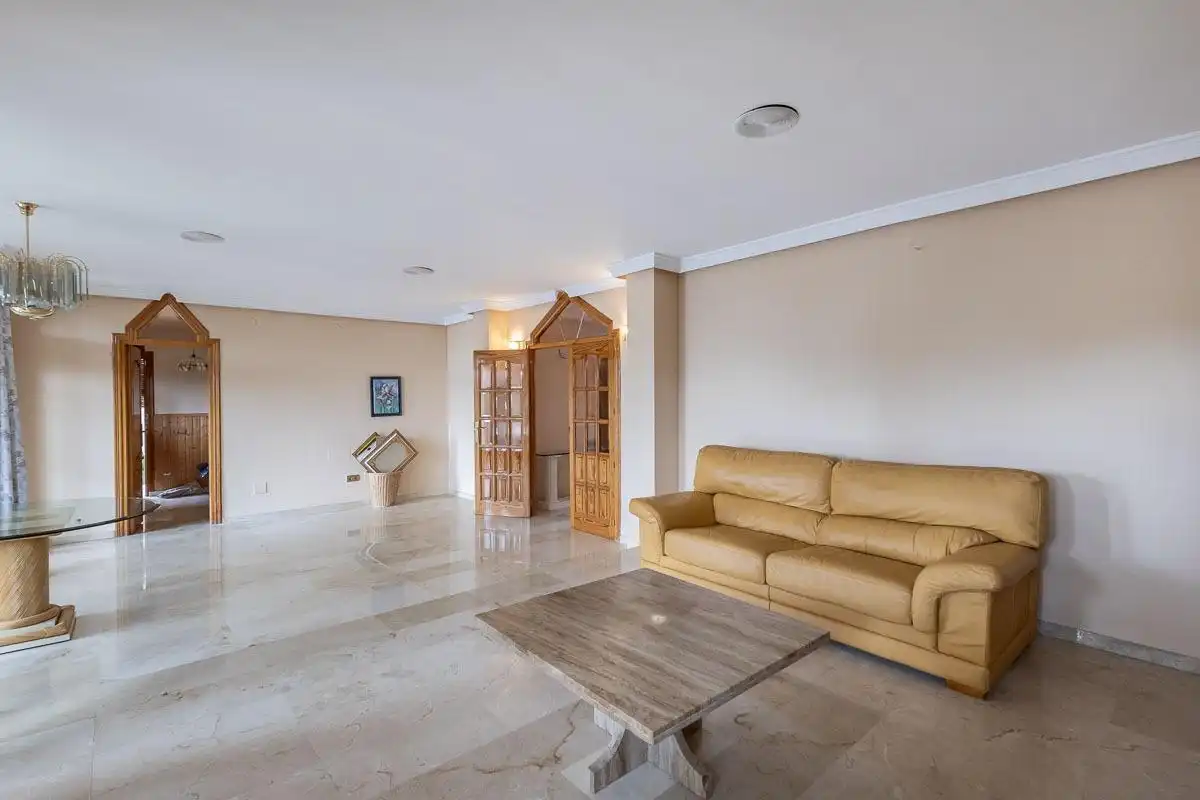 Chalet con terraza en venta en Avenida Monteluz 1, imagen 4