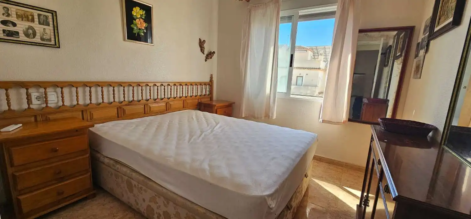 Schlafzimmer von Einfamilien-Reihenhaus zum Verkauf in Torrevieja mit Terrasse, Möbliert und Alarm