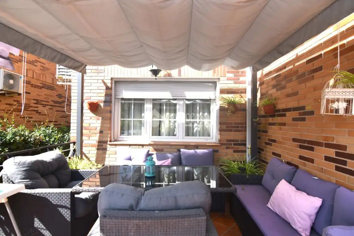 Terraza de Casa adosada en venta en Villaviciosa de Odón con Aire acondicionado, Calefacción y Piscina