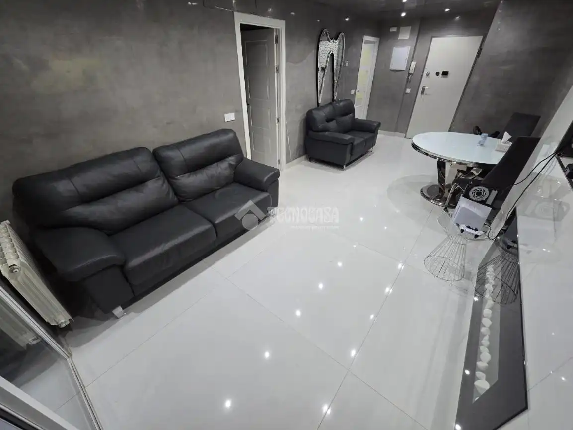 Living room of Flat for sale in Madrid  with Air Conditioner and Heating