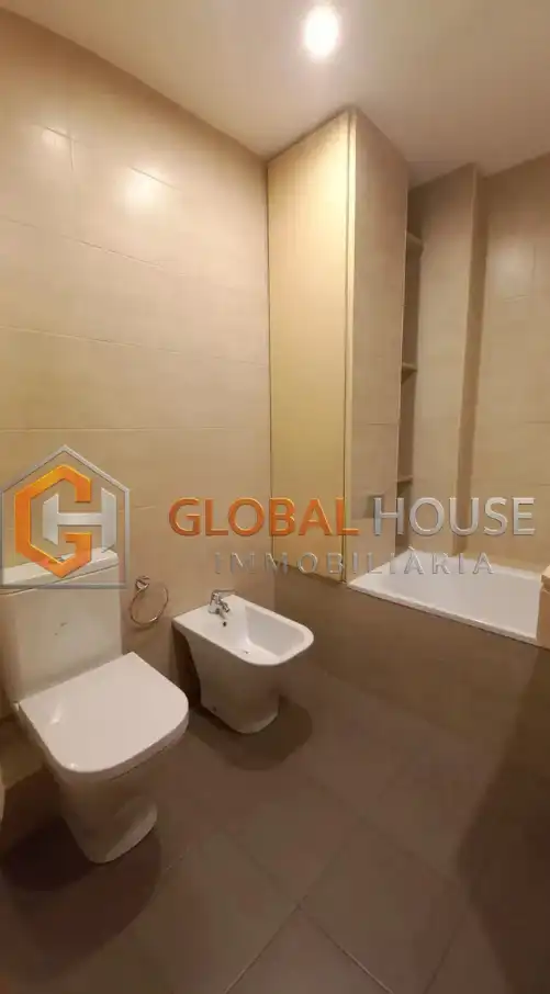 Baño de Piso de alquiler en Ordino