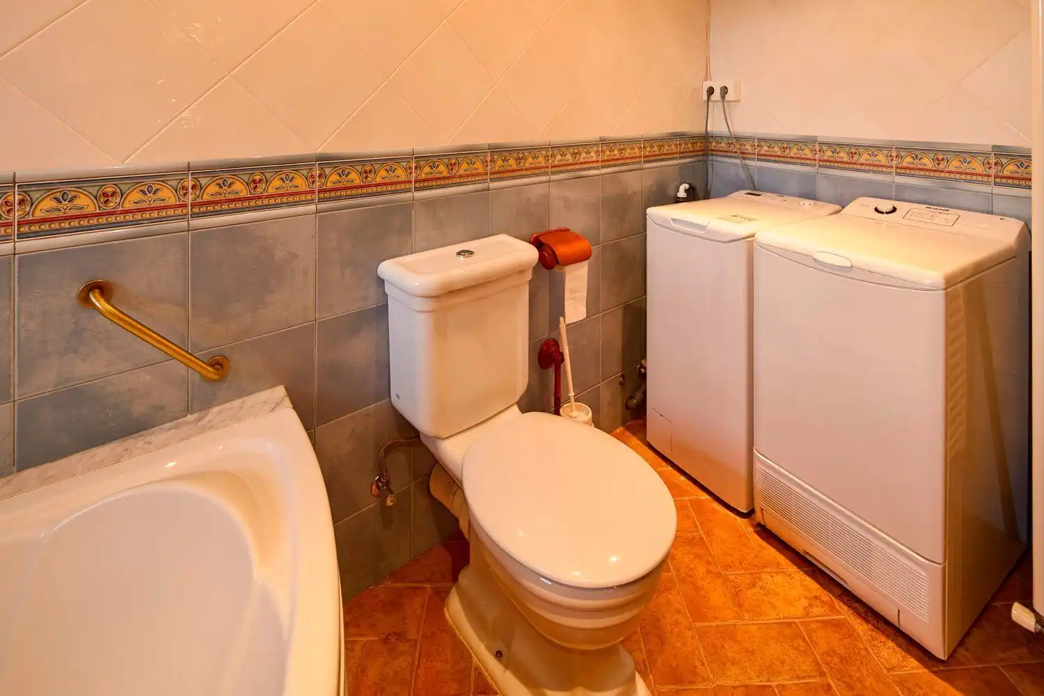 Baño de Casa o chalet de alquiler en Madremanya con Aire acondicionado, Jardín privado y Terraza