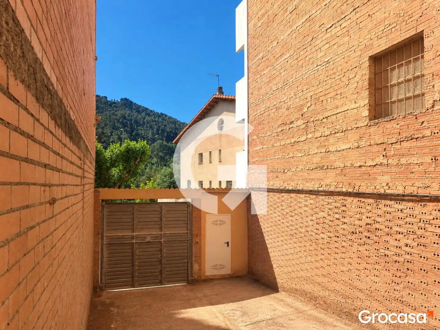 Vista exterior de Piso en venta en Cervelló con Aire acondicionado, Calefacción y Jardín privado