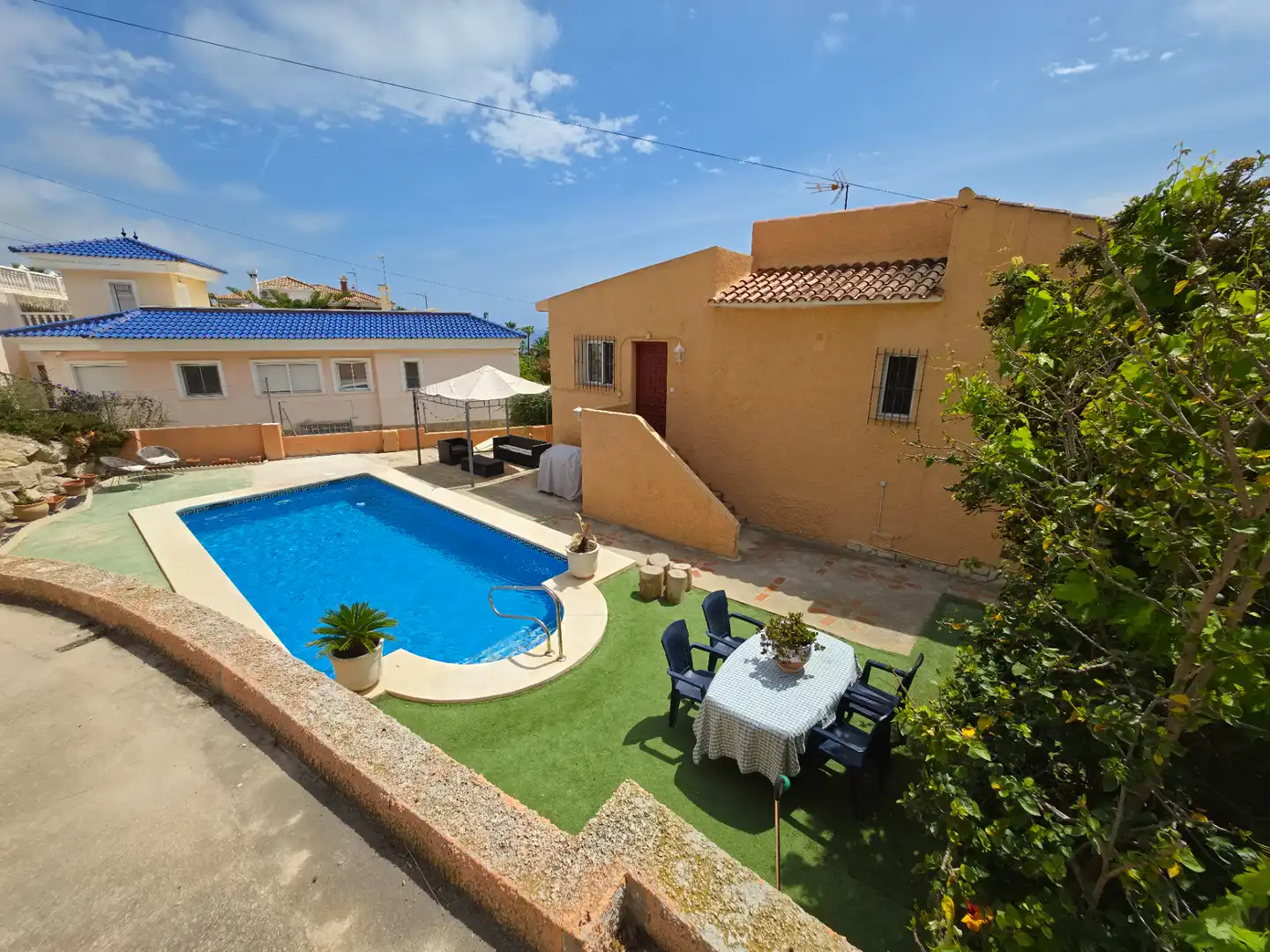 Swimming pool of Houses for sale in El Campello  with Air Conditioner, Heating and Private garden