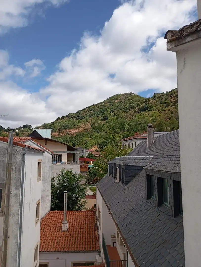 Vista exterior de Edificio en venta en Baños de Montemayor
