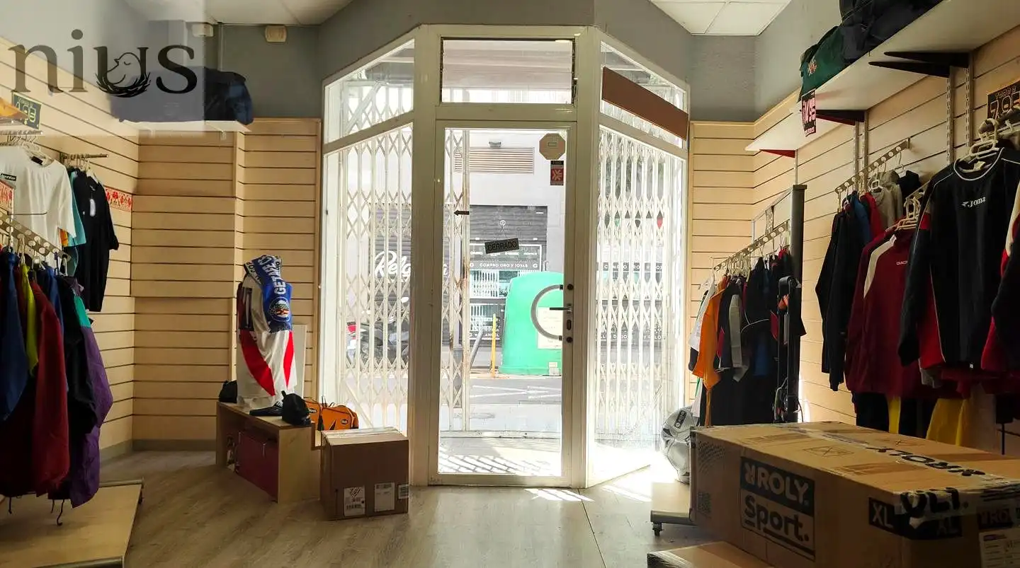 Local comercial en venta en L'Eixample