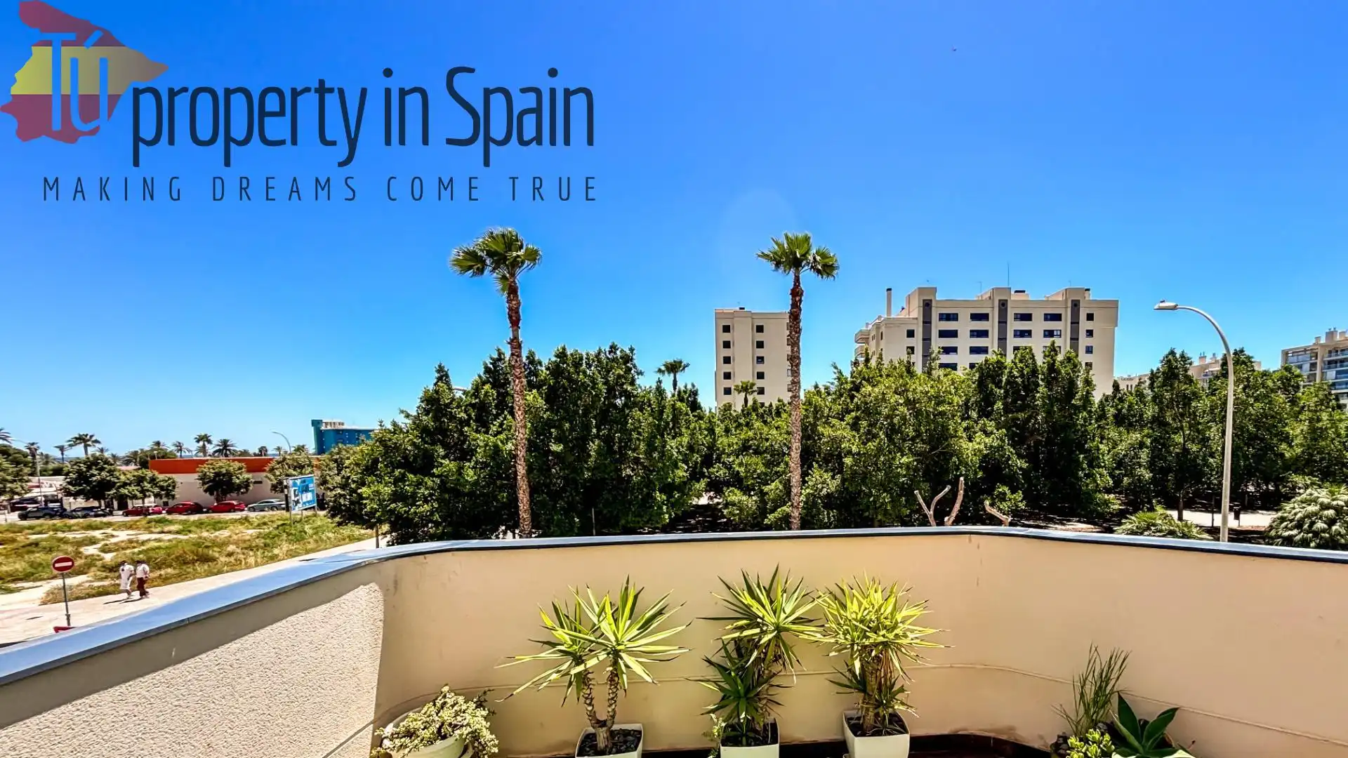 Vista exterior de Piso para compartir en Alicante / Alacant con Terraza, Amueblado y Piscina comunitaria