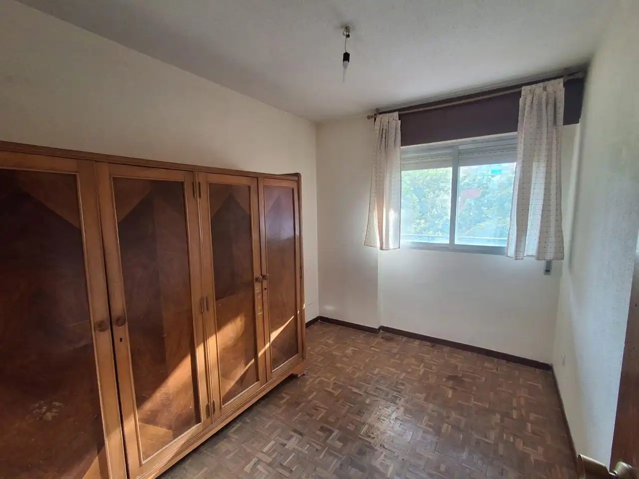 Habitación de Piso en venta en Madrid con Calefacción, Parquet y Terraza