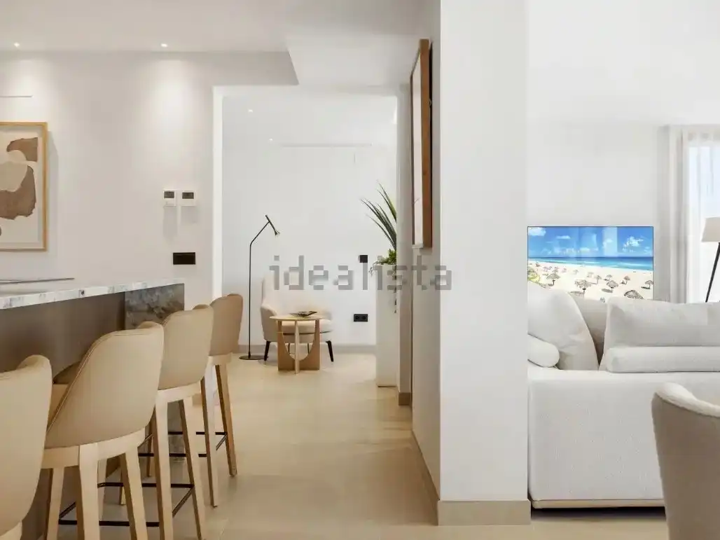 Sala de estar de Piso en venta en Vilanova i la Geltrú con Aire acondicionado, Piscina y Balcón