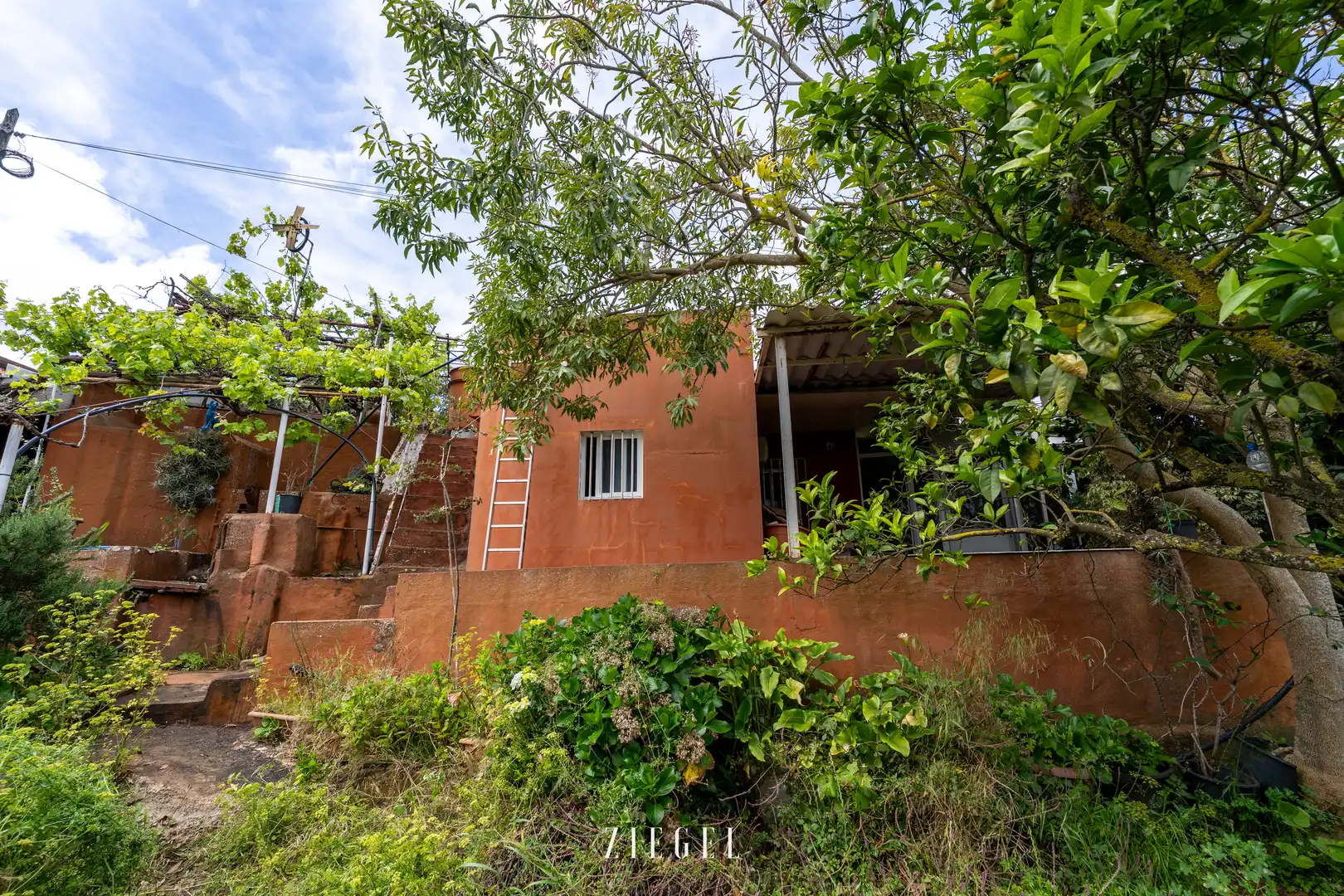 Vista exterior de Casa o xalet en venda en Santa Brígida amb Jardí privat, Terrassa i Balcó