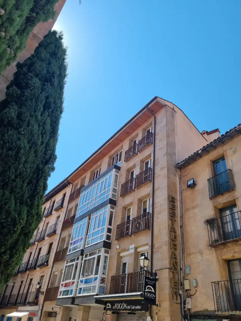 Außenansicht von Büro zur Miete in Soria Capital  mit Heizung und Balkon