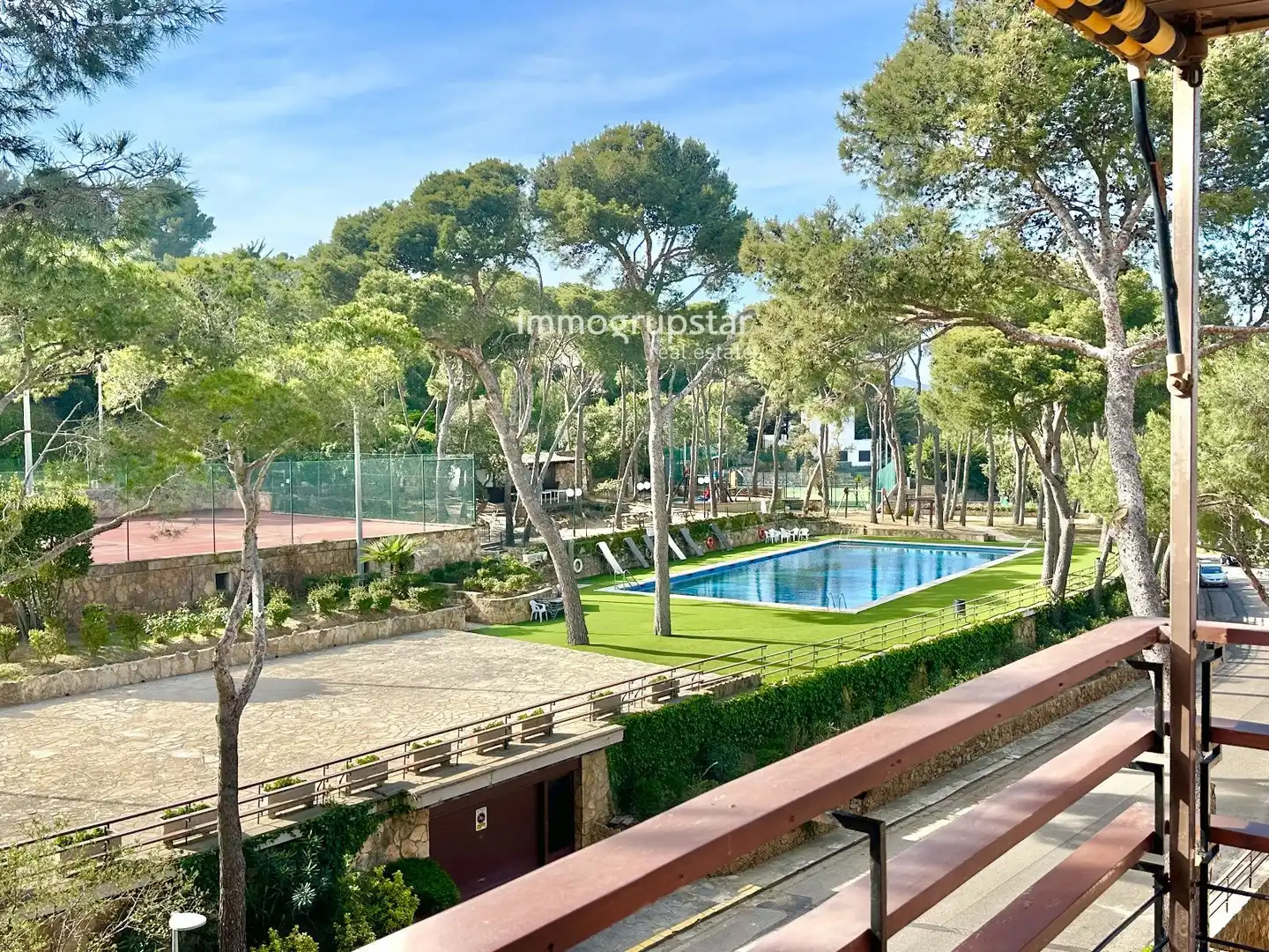 Außenansicht von Wohnungen zum Verkauf in Calonge i Sant Antoni mit Heizung, Terrasse und Schwimmbad