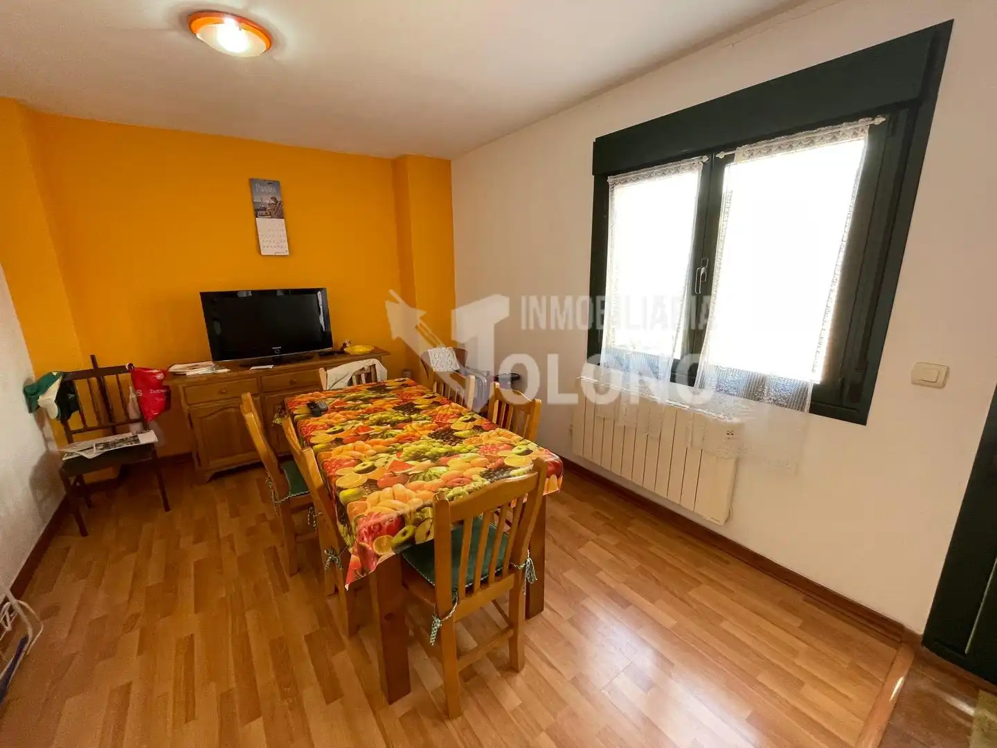 Sala de estar de Apartamento en venta en Cuzcurrita de Río Tirón con Calefacción, Parquet y Terraza