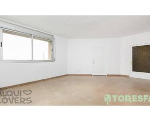 Bedroom of Flat for sale in Terrassa