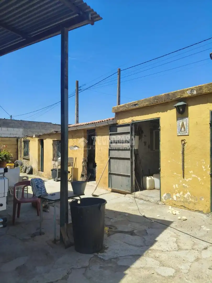 Exterior view of Country homes for sale in Alcalá de Guadaira  with Storage room