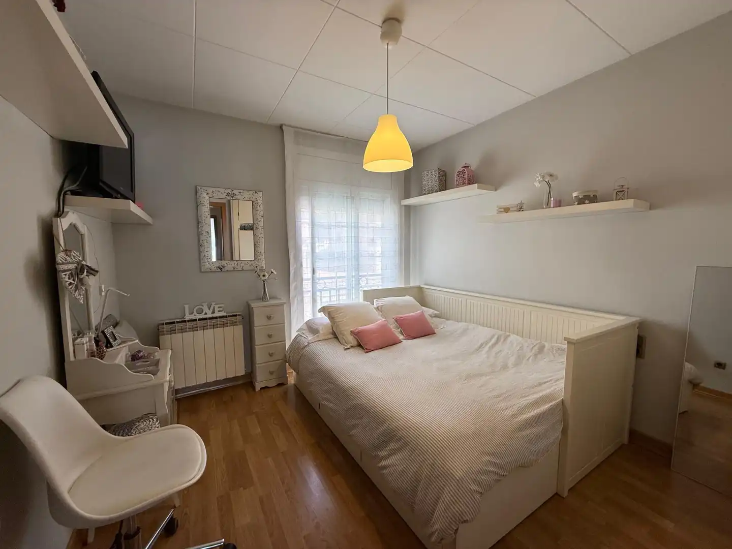 Habitación de Casa o chalet en venta en Barberà del Vallès con Calefacción, Jardín privado y Terraza