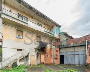 Vista exterior de Casa o xalet en venda en San Martín del Rey Aurelio amb Jardí privat, Terrassa i Traster