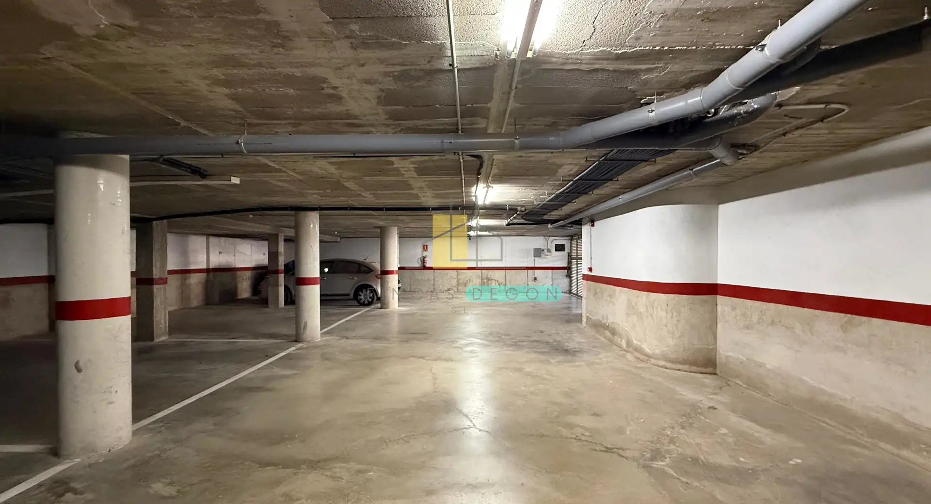 Parking de Apartamento en venta en Empuriabrava con Calefacción, Terraza y Amueblado