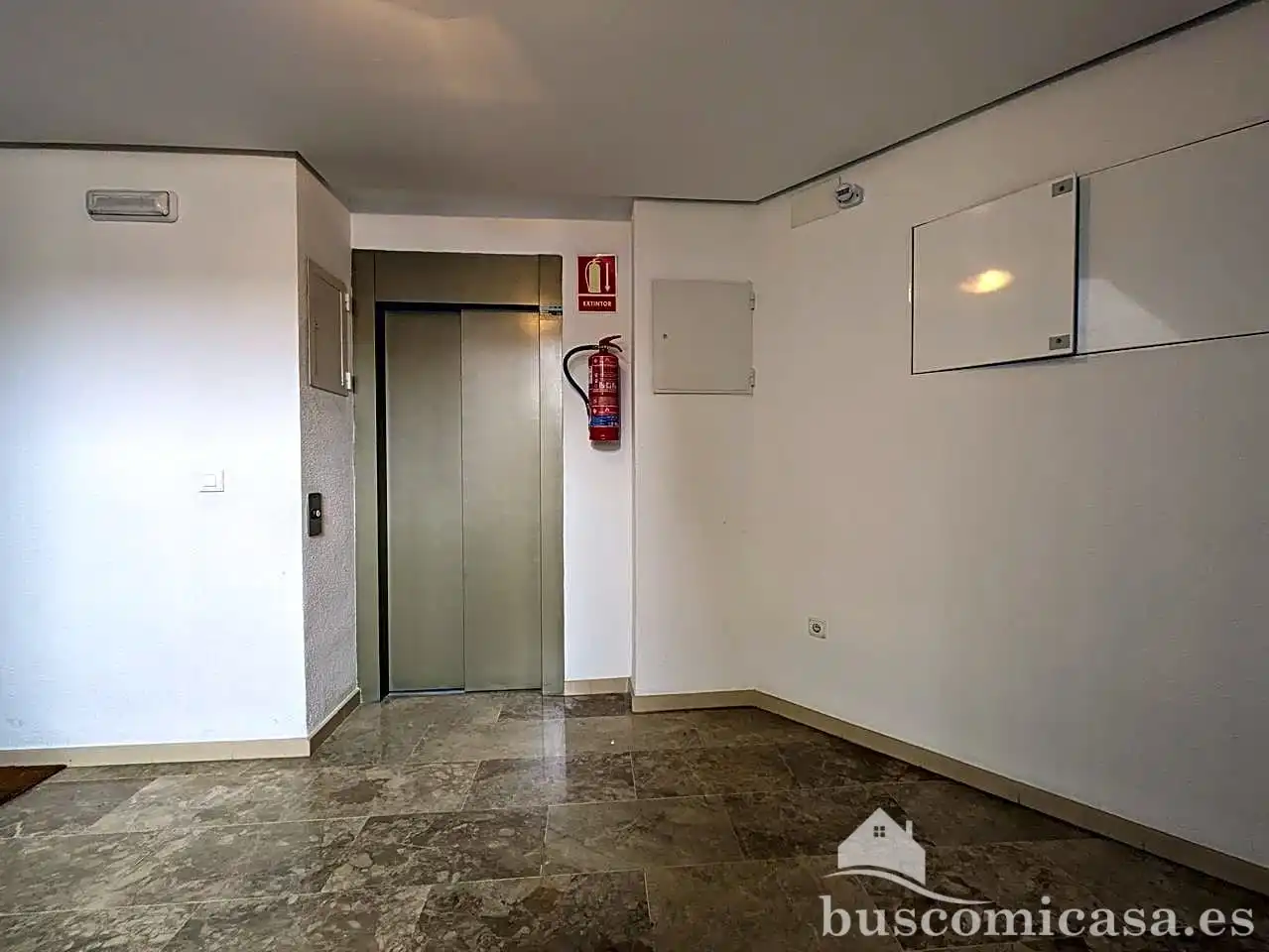 Maisonette zum Verkauf in Linares mit Klimaanlage, Heizung und Abstellraum