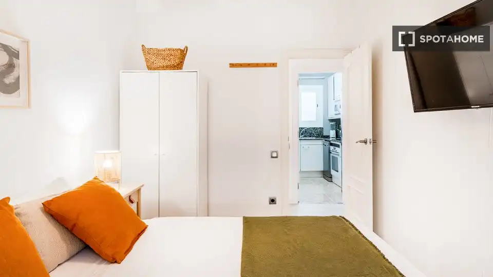 Habitación de Piso para compartir en Barcelona con Aire acondicionado, Calefacción y Amueblado