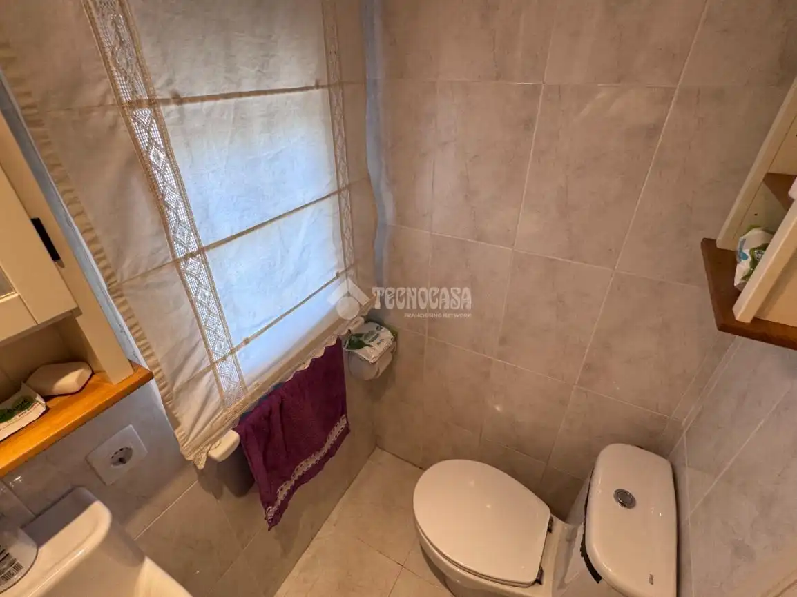 Baño de Casa adosada en venta en Cuadros con Calefacción y Parquet