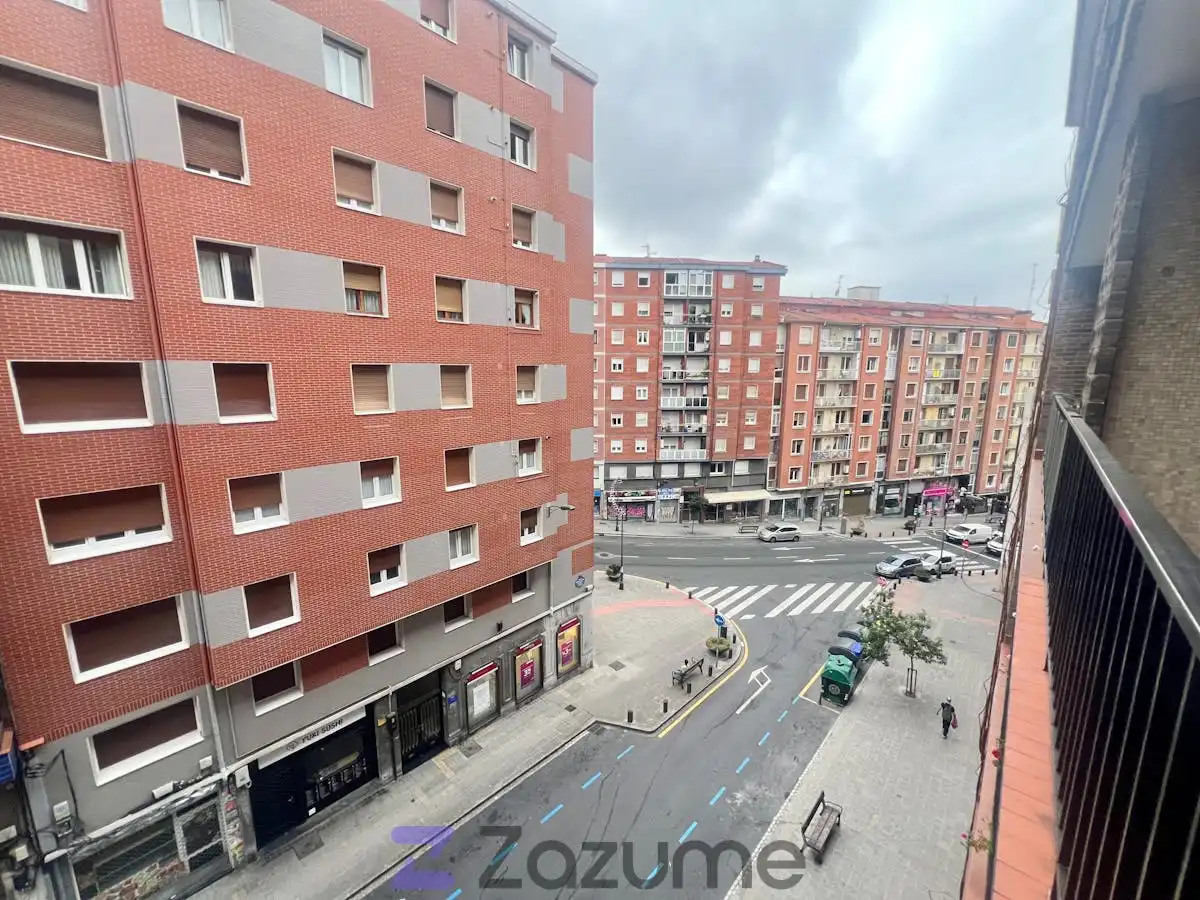Außenansicht von Wohnung zur Miete in Bilbao  mit Heizung, Terrasse und Möbliert